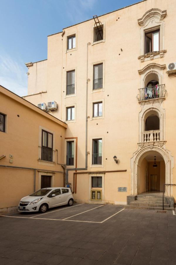 Suite La Pergola - Centro Storico Catania Kültér fotó